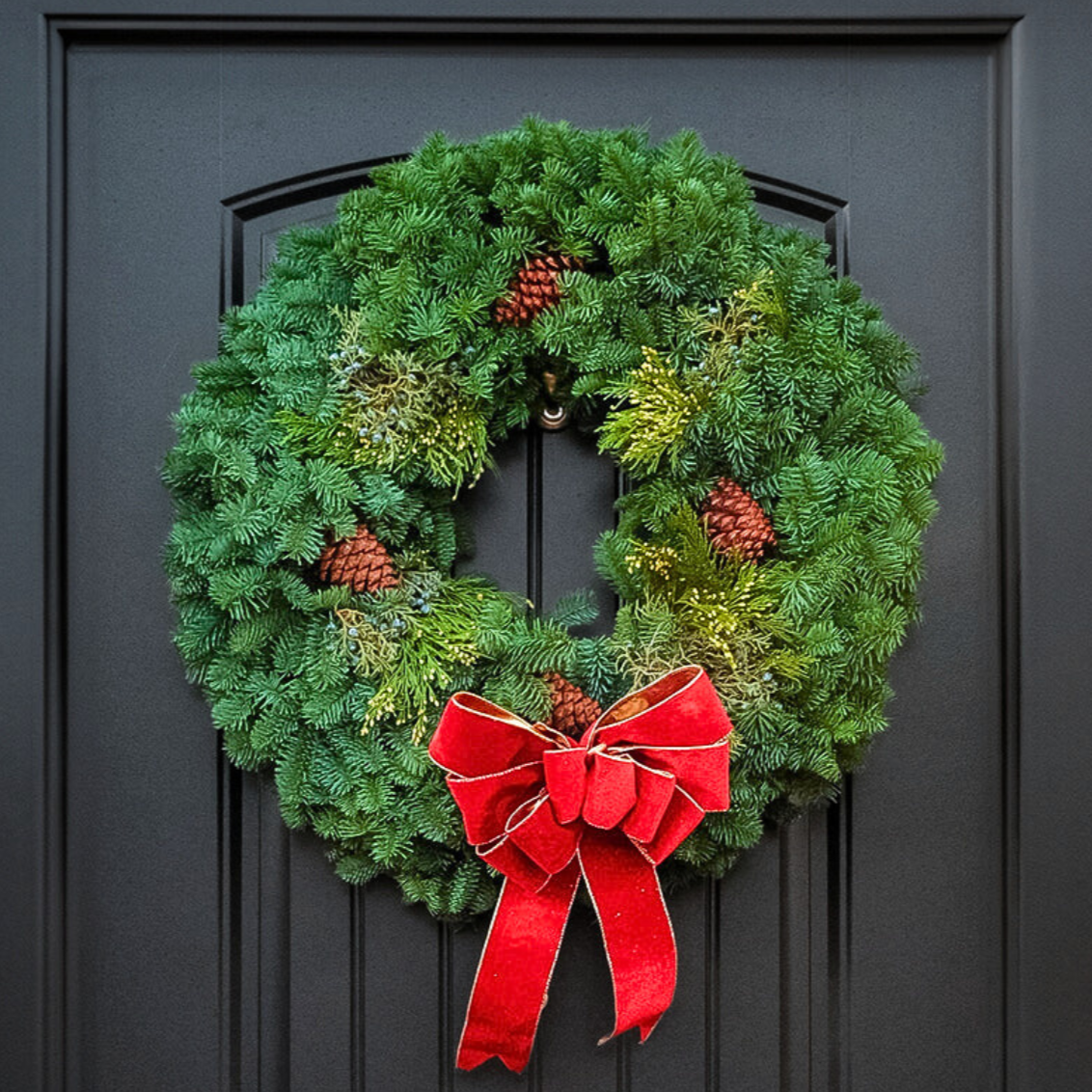 Yuletide Classic 26" Fresh Wreath