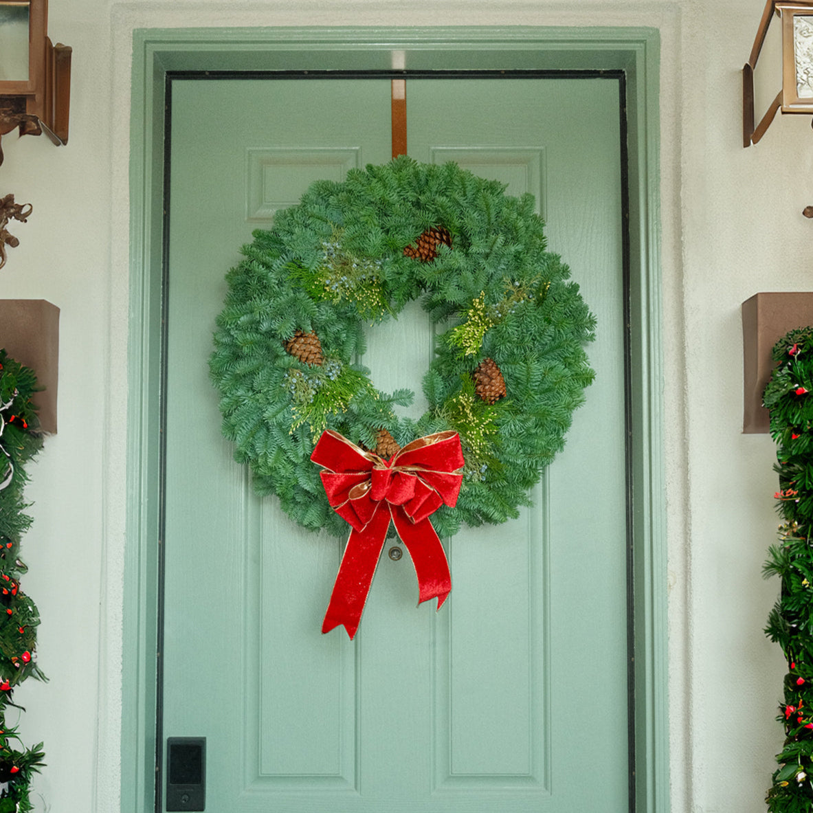 Yuletide Classic 26" Fresh Wreath