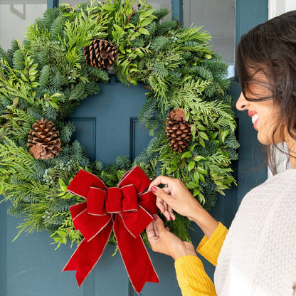 Classy Classic 26" Fresh Wreath