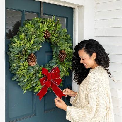 Classy Classic 26" Fresh Wreath