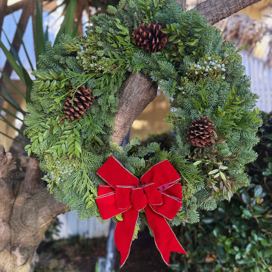Classy Classic 26" Fresh Wreath