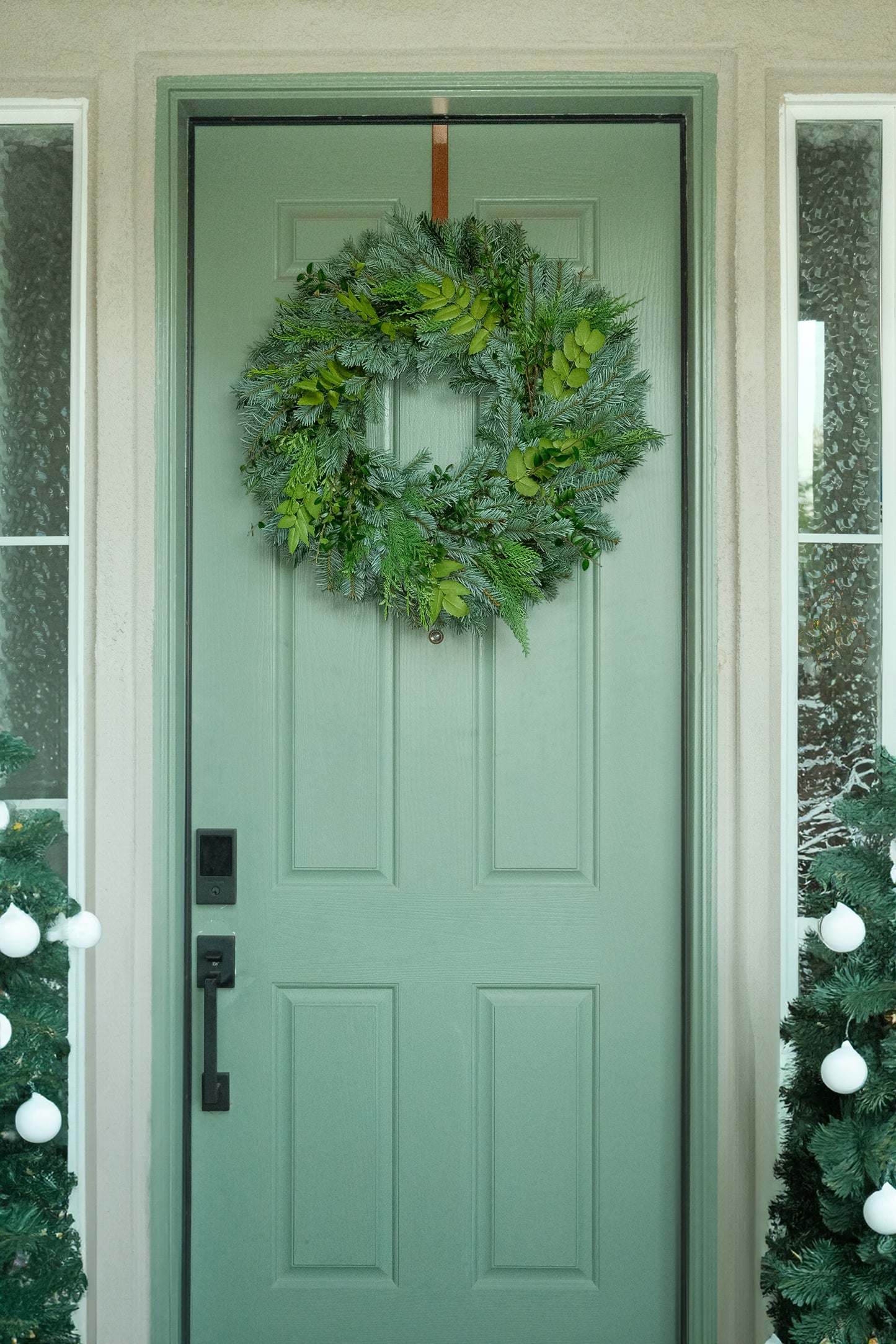 Silver Bells 26" Fresh Wreath