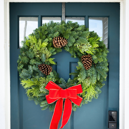 Yuletide Classic 26" Fresh Wreath