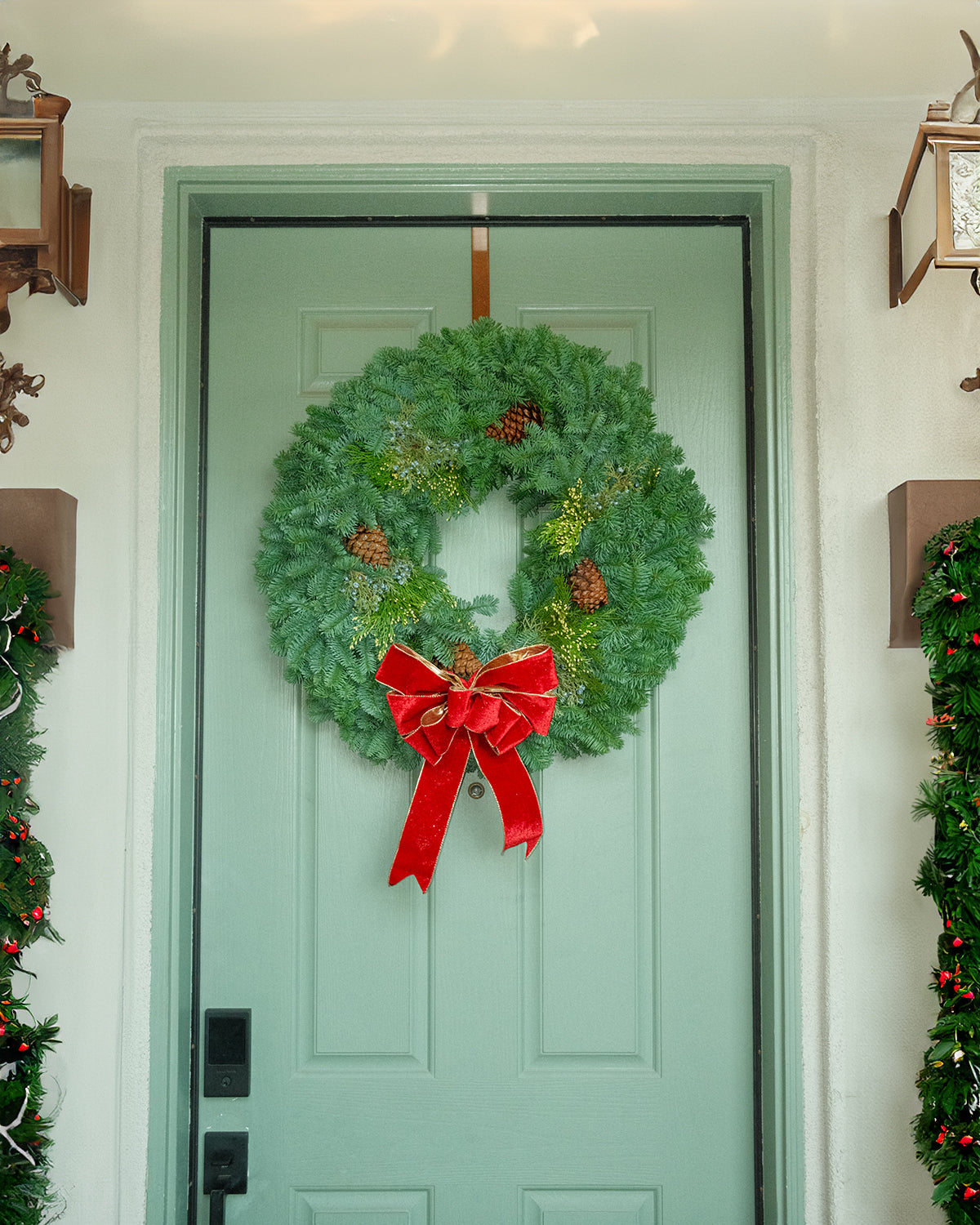 Yuletide Classic 26" Fresh Wreath