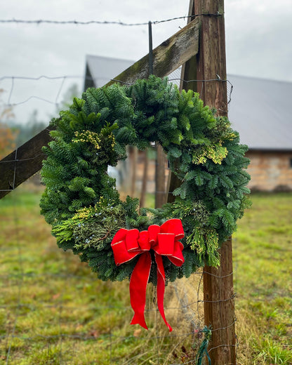 Yuletide Classic 26" Fresh Wreath